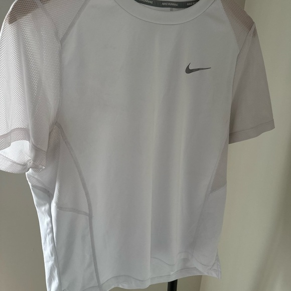 Nike White Fitted Short Sleeve Tee - Picture 3 of 6